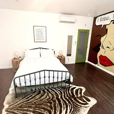 Immaculate 1 Bedroom 1 Bth Pullout Couch Art Deco Inspired Philadelphia Exterior photo
