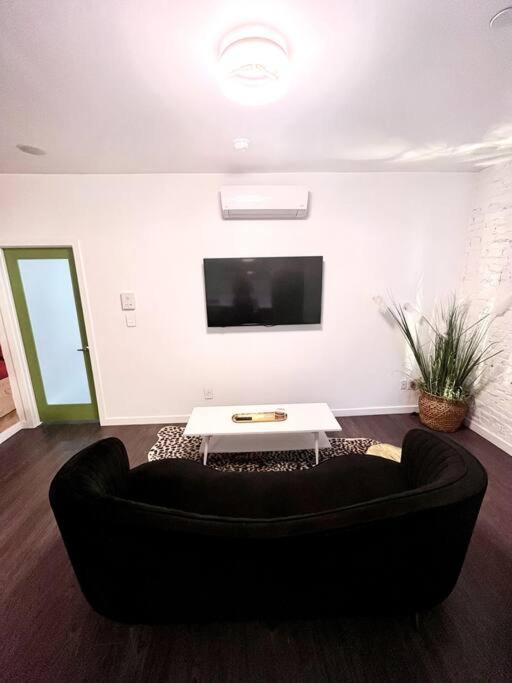 Immaculate 1 Bedroom 1 Bth Pullout Couch Art Deco Inspired Appartamento Filadelfia